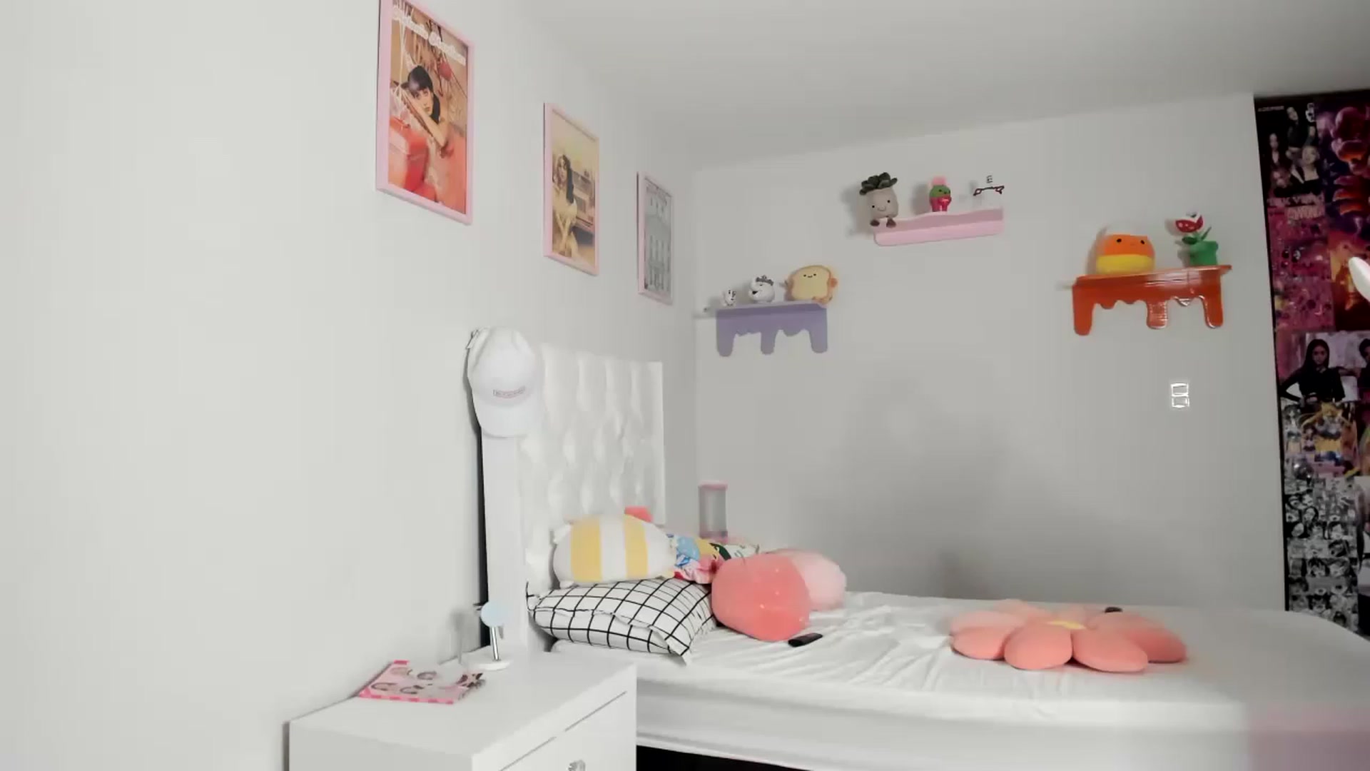 Gallery image thumbnail from Cherrycute666's myfreecams stream on, 05/13/2023, 06:19 image 5 of 20