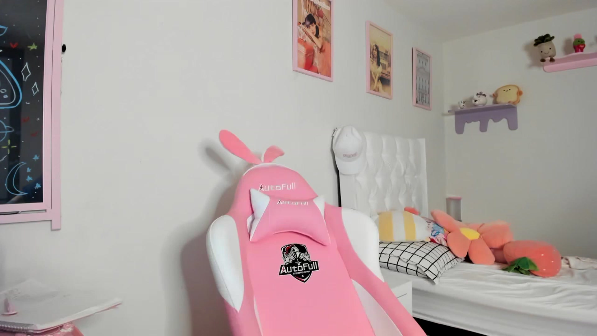 Gallery image thumbnail from Cherrycute666's myfreecams stream on, 05/13/2023, 11:08 image 15 of 20