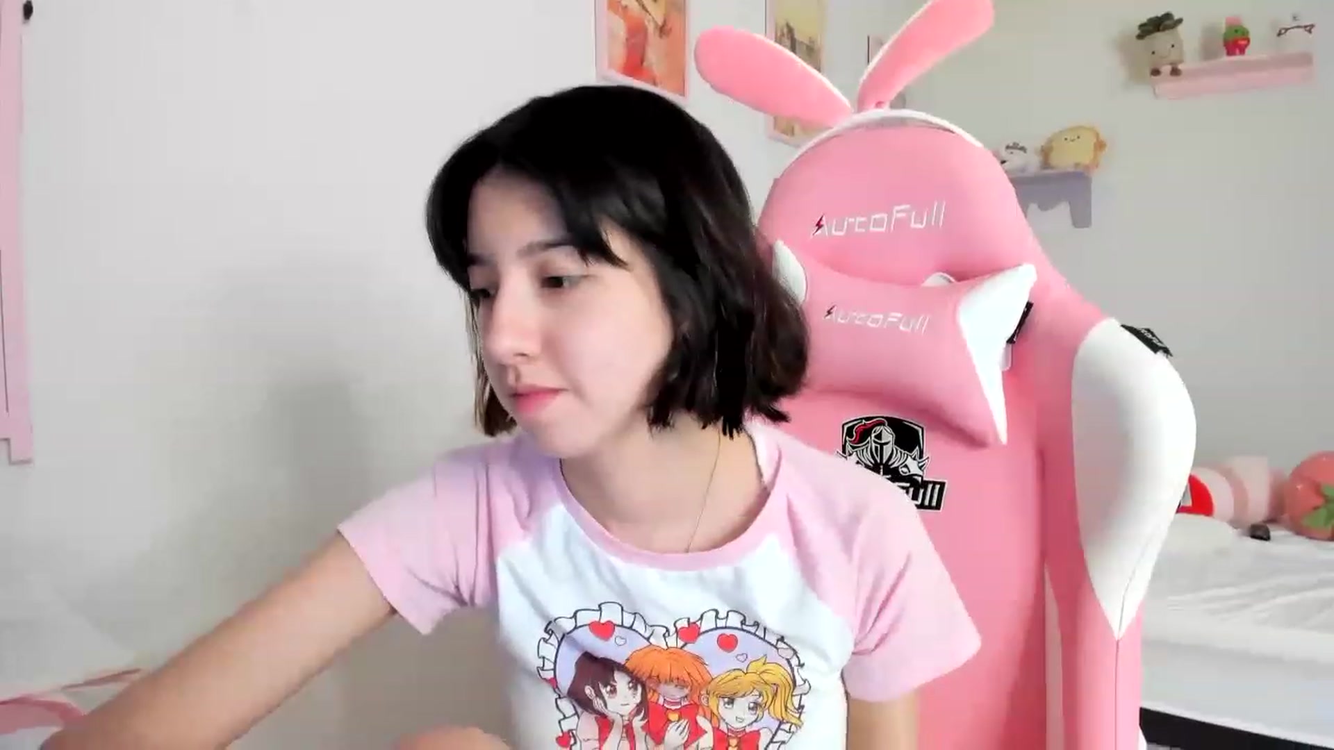 Gallery image thumbnail from Cherrycute666's myfreecams stream on, 05/13/2023, 17:20 image 16 of 20