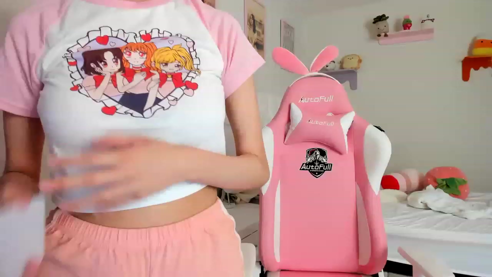 Gallery image thumbnail from Cherrycute666's myfreecams stream on, 05/13/2023, 17:20 image 3 of 20