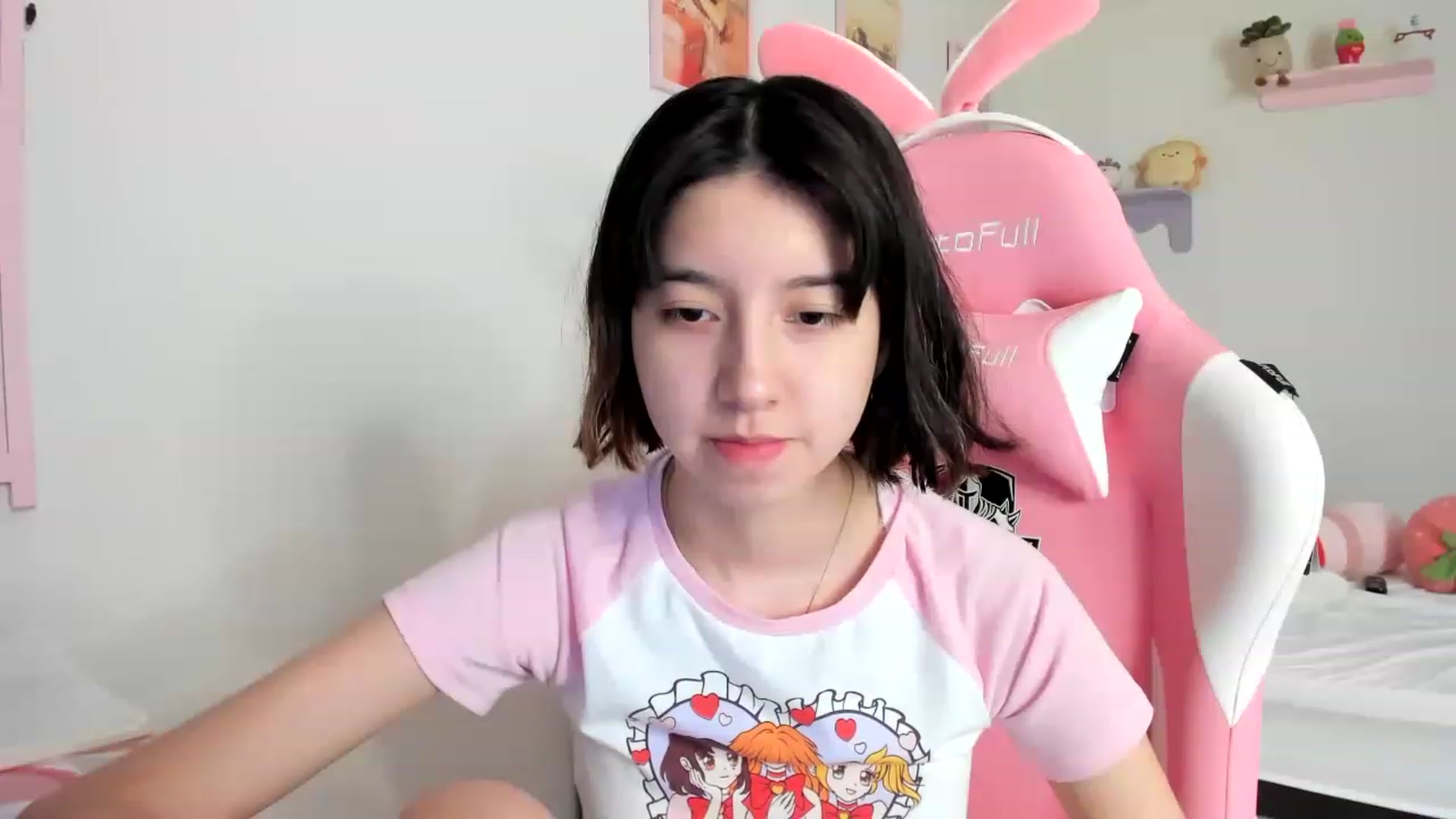 Gallery image thumbnail from Cherrycute666's myfreecams stream on, 05/13/2023, 17:20 image 14 of 20