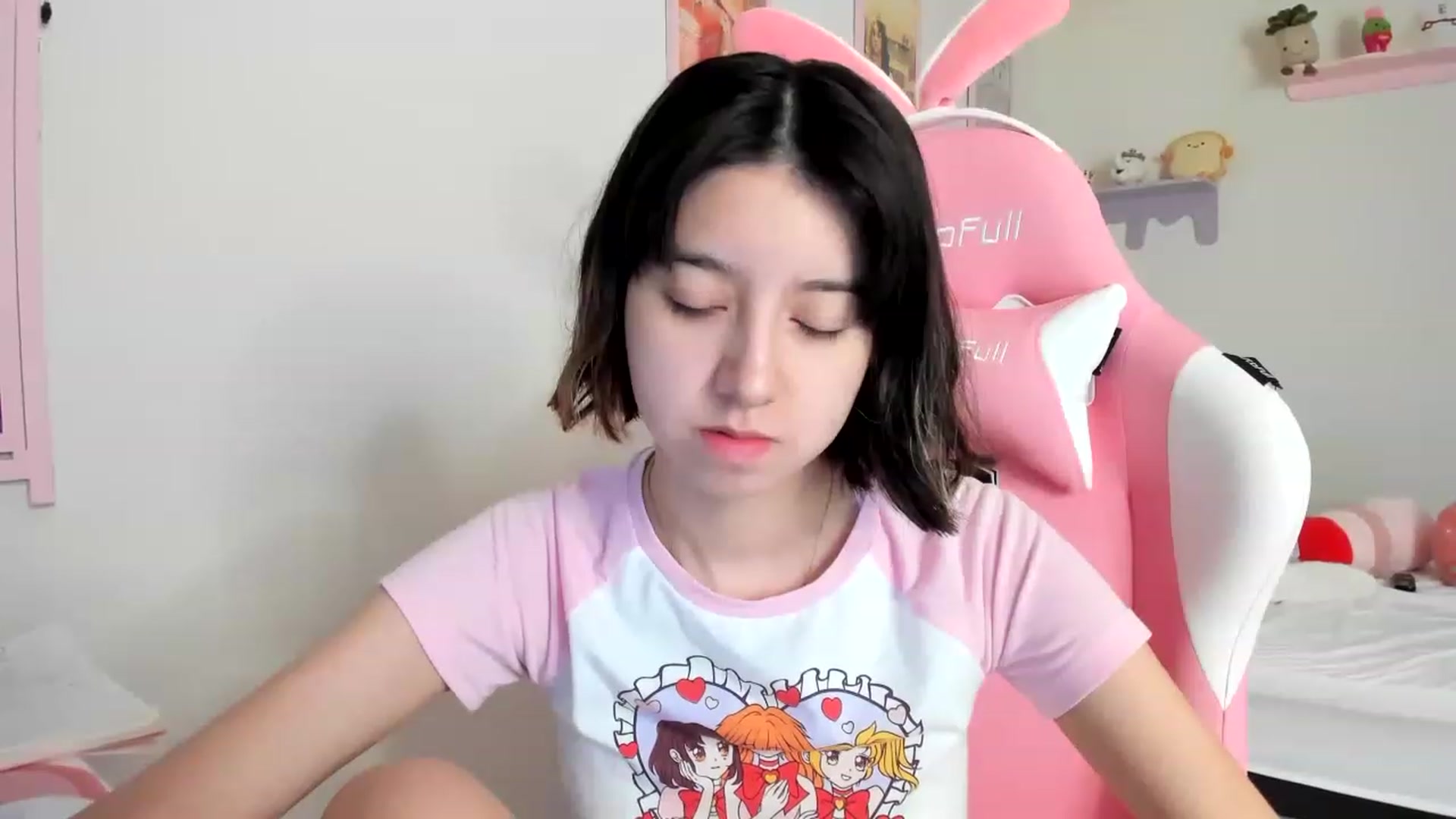 Gallery image thumbnail from Cherrycute666's myfreecams stream on, 05/13/2023, 17:20 image 12 of 20