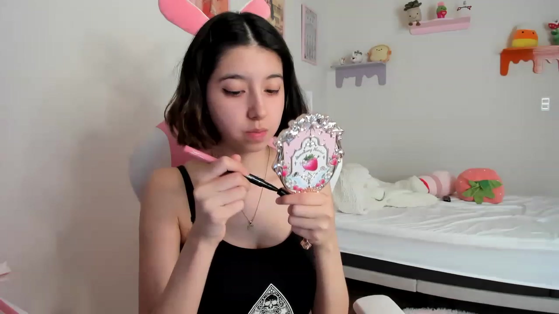Gallery image thumbnail from Cherrycute666's myfreecams stream on, 05/13/2023, 20:39 image 5 of 20