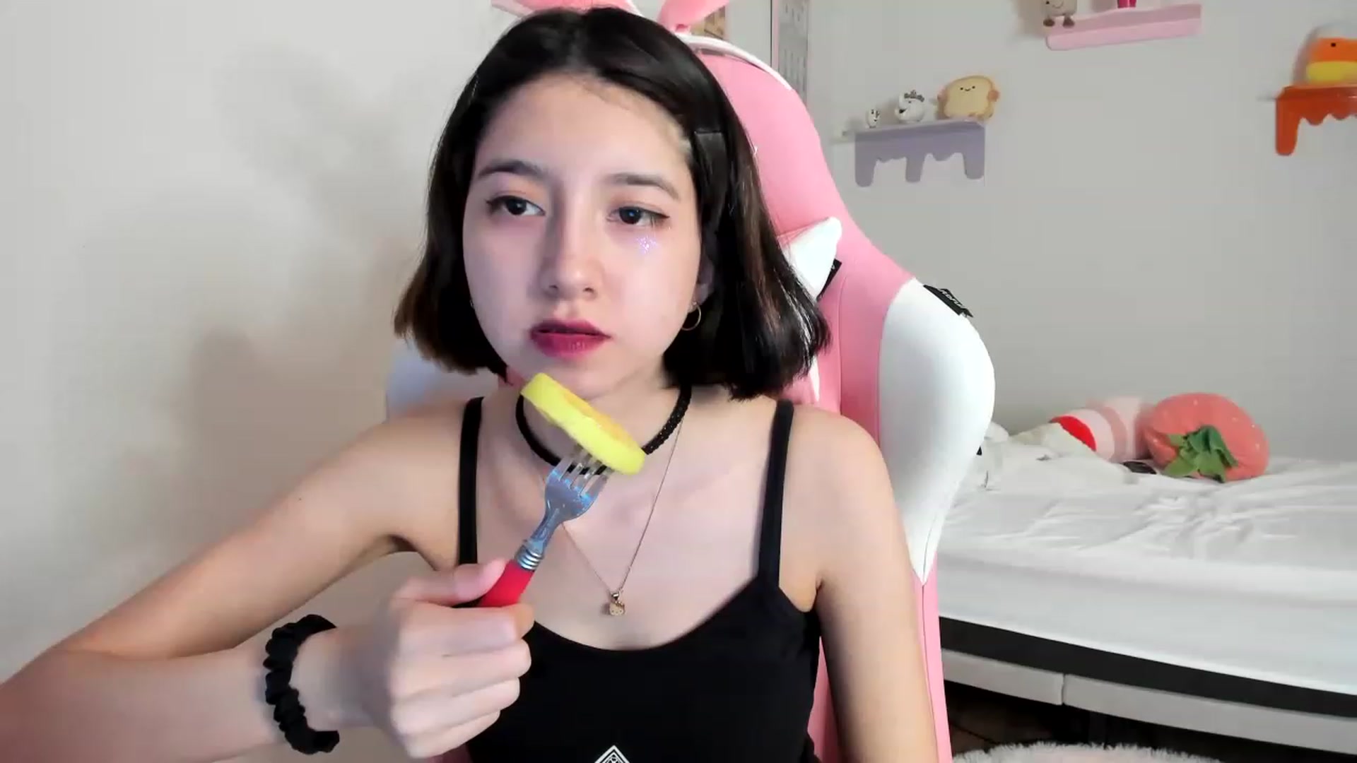 Gallery image thumbnail from Cherrycute666's myfreecams stream on, 05/13/2023, 22:58 image 16 of 20