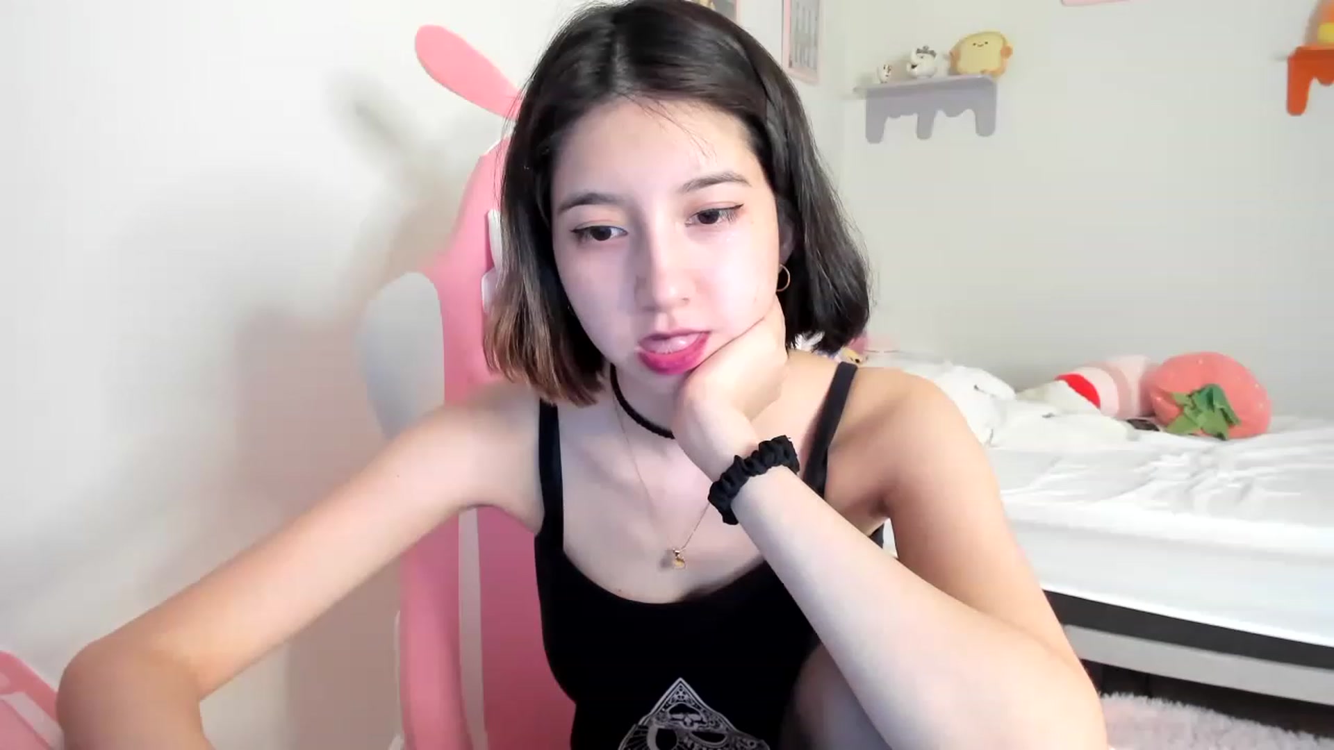 Gallery image thumbnail from Cherrycute666's myfreecams stream on, 05/14/2023, 24:03 image 15 of 20