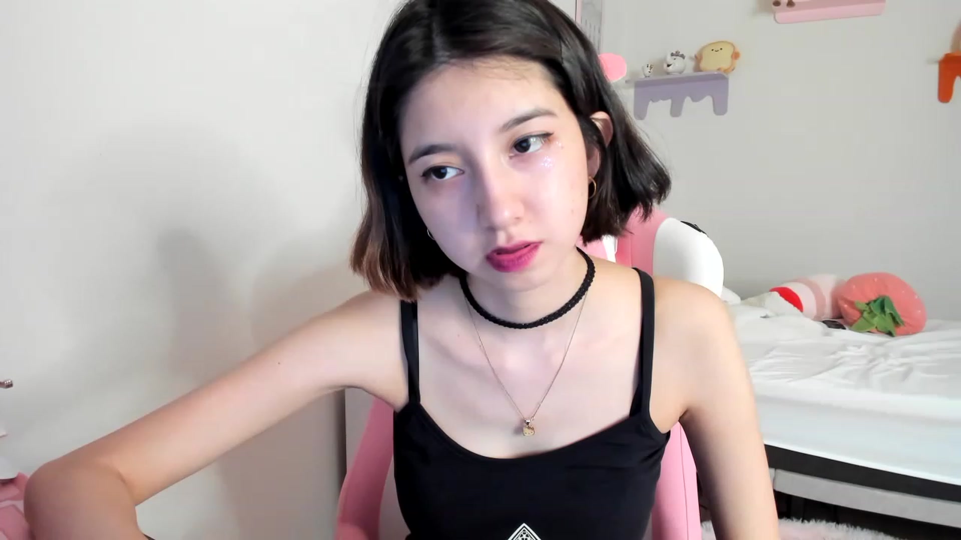 Gallery image thumbnail from Cherrycute666's myfreecams stream on, 05/14/2023, 24:03 image 7 of 20