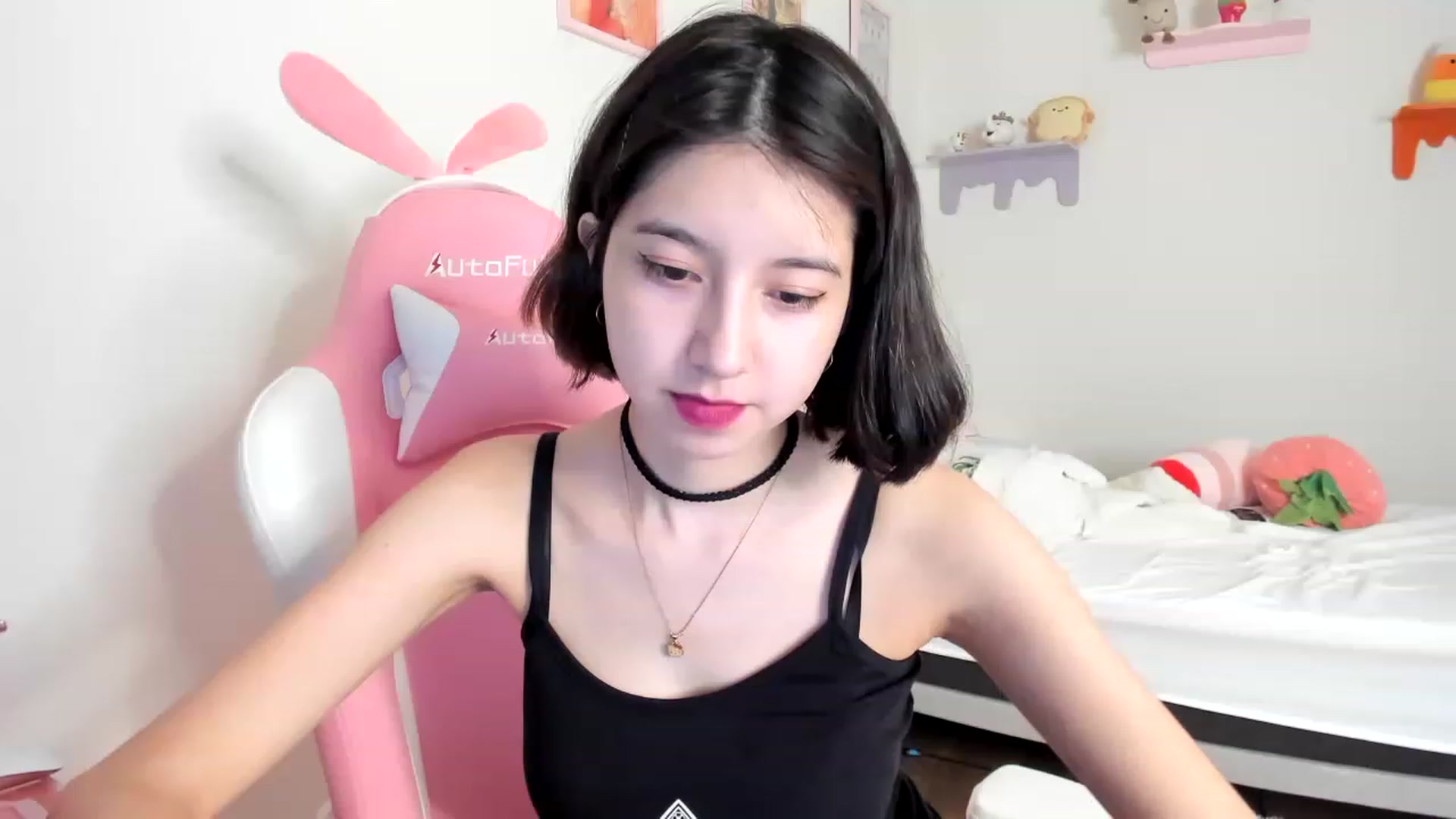 Gallery image thumbnail from Cherrycute666's myfreecams stream on, 05/14/2023, 24:03 image 18 of 20