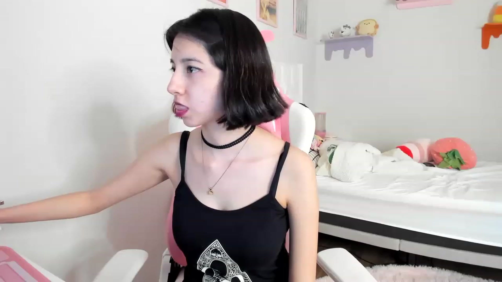 Gallery image thumbnail from Cherrycute666's myfreecams stream on, 05/14/2023, 01:37 image 4 of 20