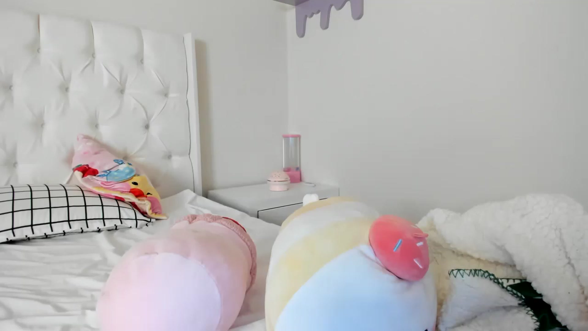 Gallery image thumbnail from Cherrycute666's myfreecams stream on, 05/14/2023, 14:04 image 15 of 20