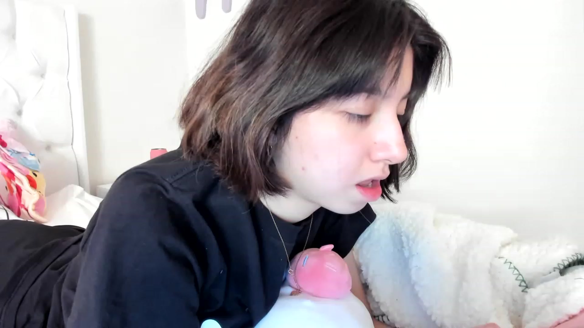 Gallery image thumbnail from Cherrycute666's myfreecams stream on, 05/14/2023, 14:04 image 18 of 20