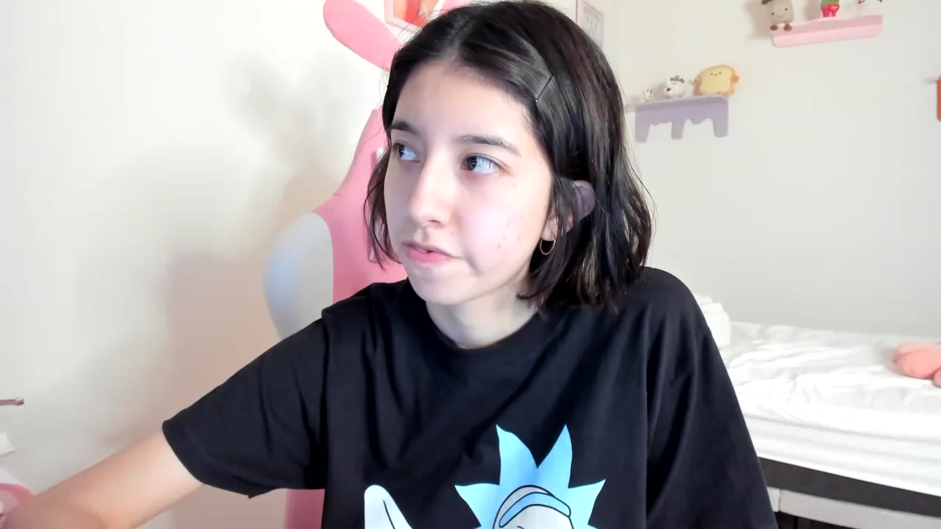 Gallery image thumbnail from Cherrycute666's myfreecams stream on, 05/15/2023, 24:02 image 12 of 20