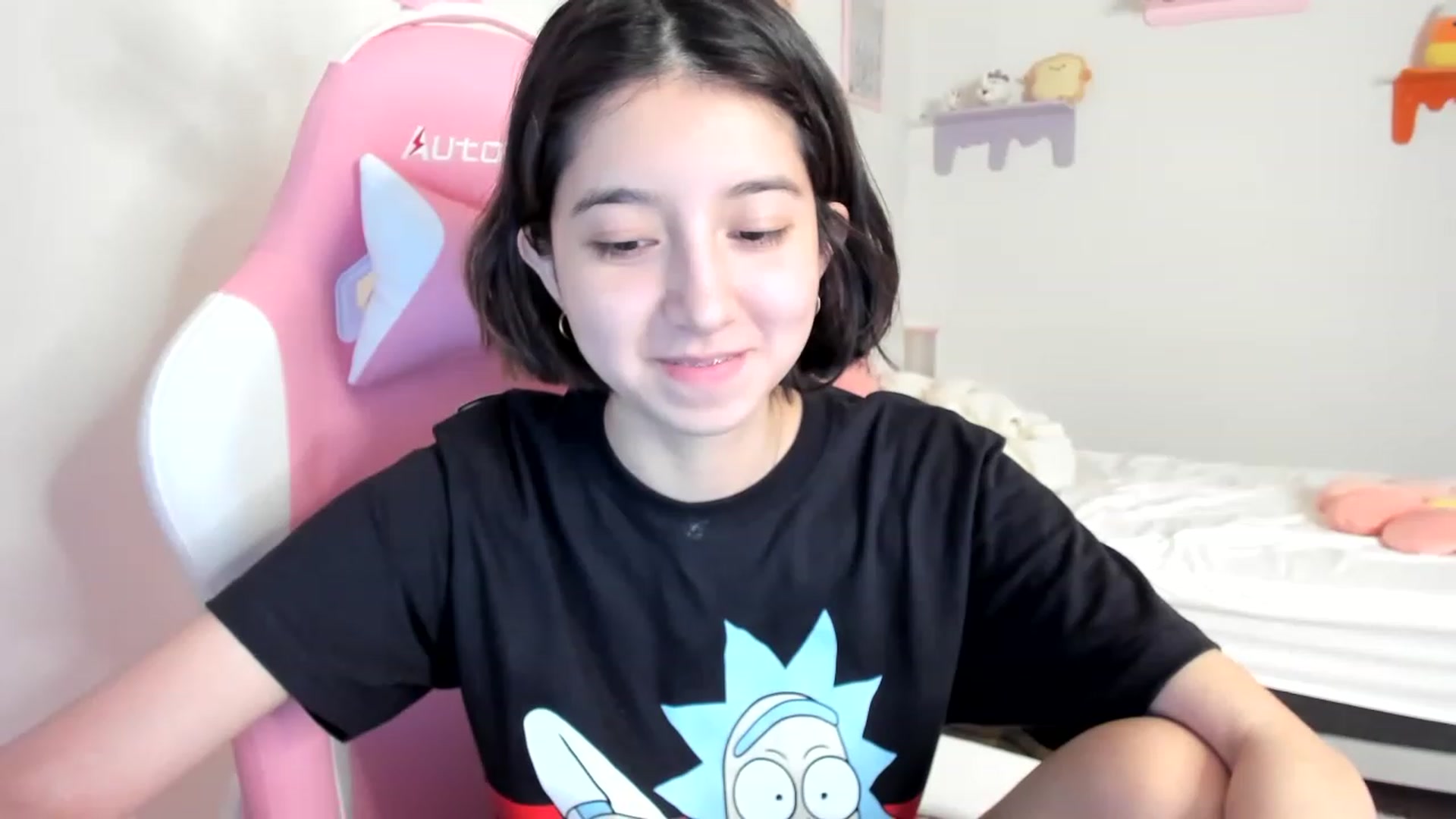 Gallery image thumbnail from Cherrycute666's myfreecams stream on, 05/15/2023, 24:02 image 17 of 20