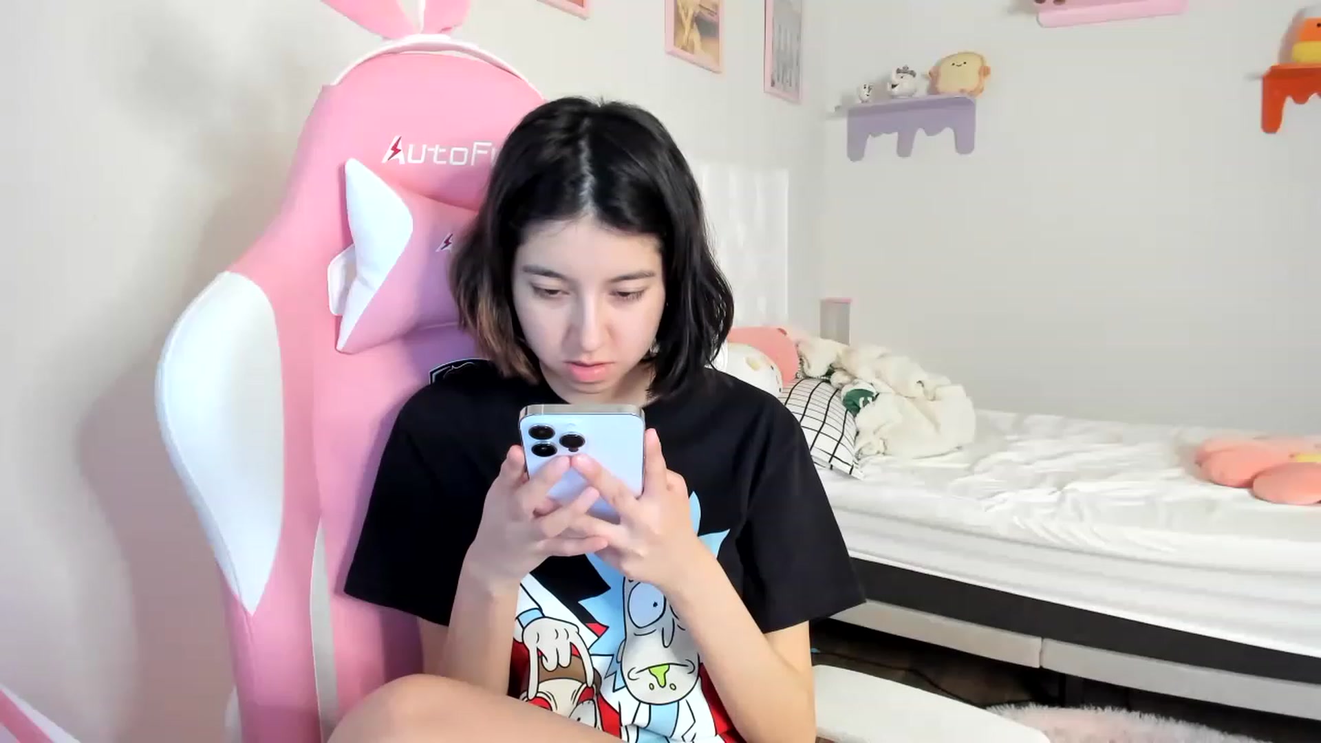 Gallery image thumbnail from Cherrycute666's myfreecams stream on, 05/15/2023, 24:02 image 20 of 20