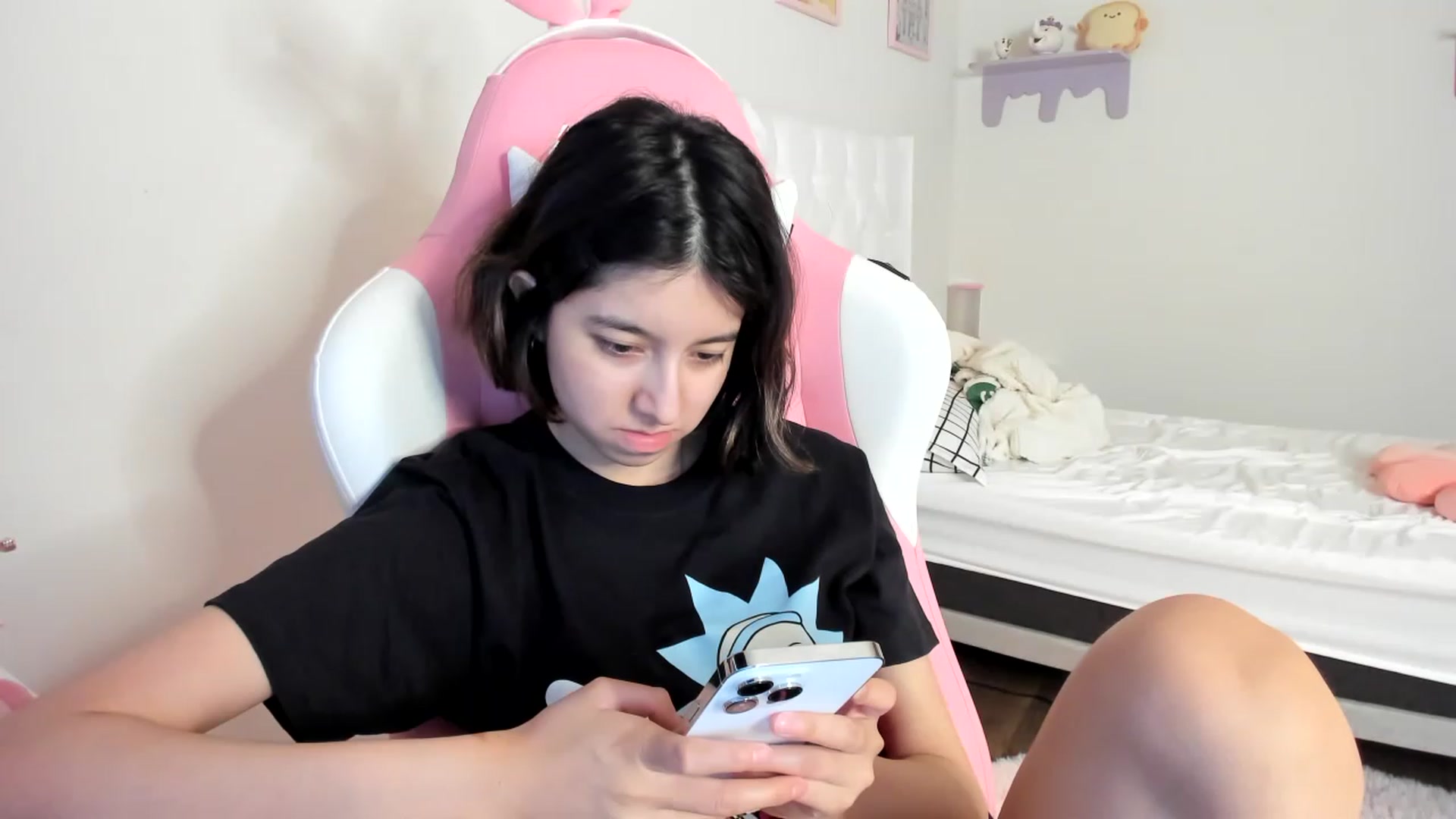 Gallery image thumbnail from Cherrycute666's myfreecams stream on, 05/15/2023, 24:02 image 3 of 20