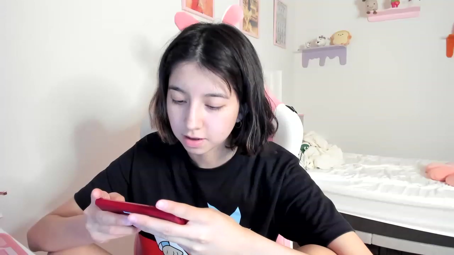 Gallery image thumbnail from Cherrycute666's myfreecams stream on, 05/15/2023, 24:02 image 5 of 20