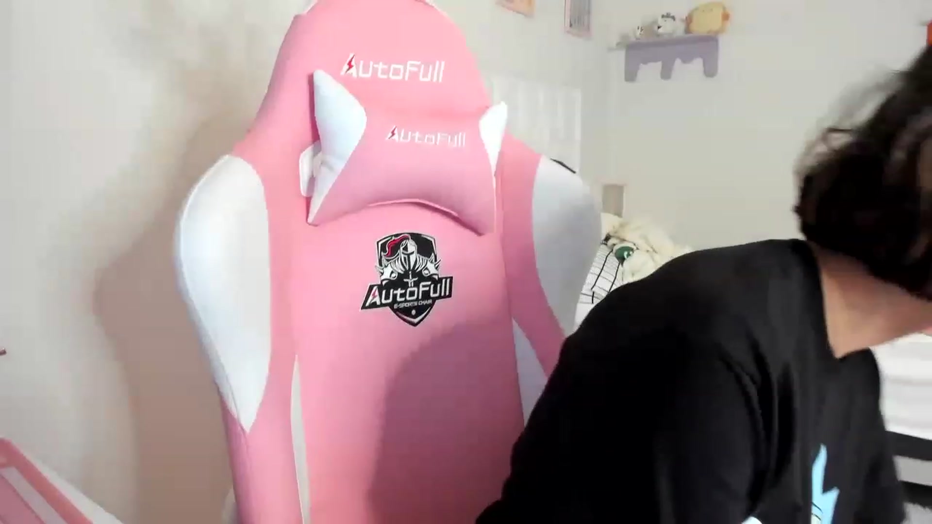 Gallery image thumbnail from Cherrycute666's myfreecams stream on, 05/15/2023, 24:02 image 4 of 20