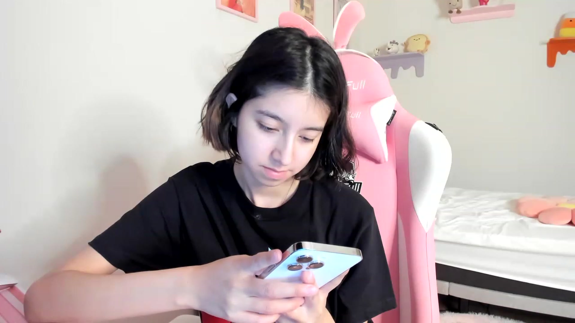 Gallery image thumbnail from Cherrycute666's myfreecams stream on, 05/15/2023, 02:42 image 15 of 20