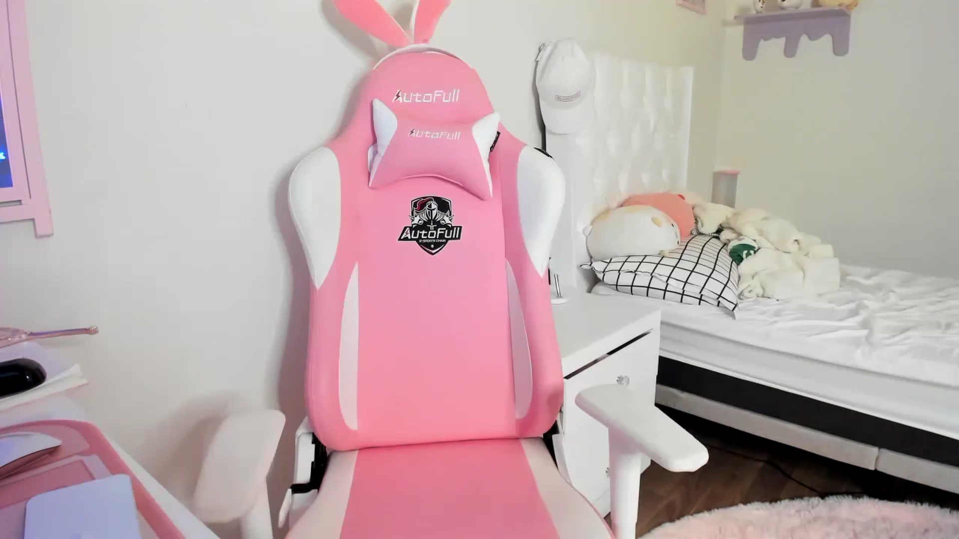 Gallery image thumbnail from Cherrycute666's myfreecams stream on, 05/15/2023, 05:24 image 5 of 20