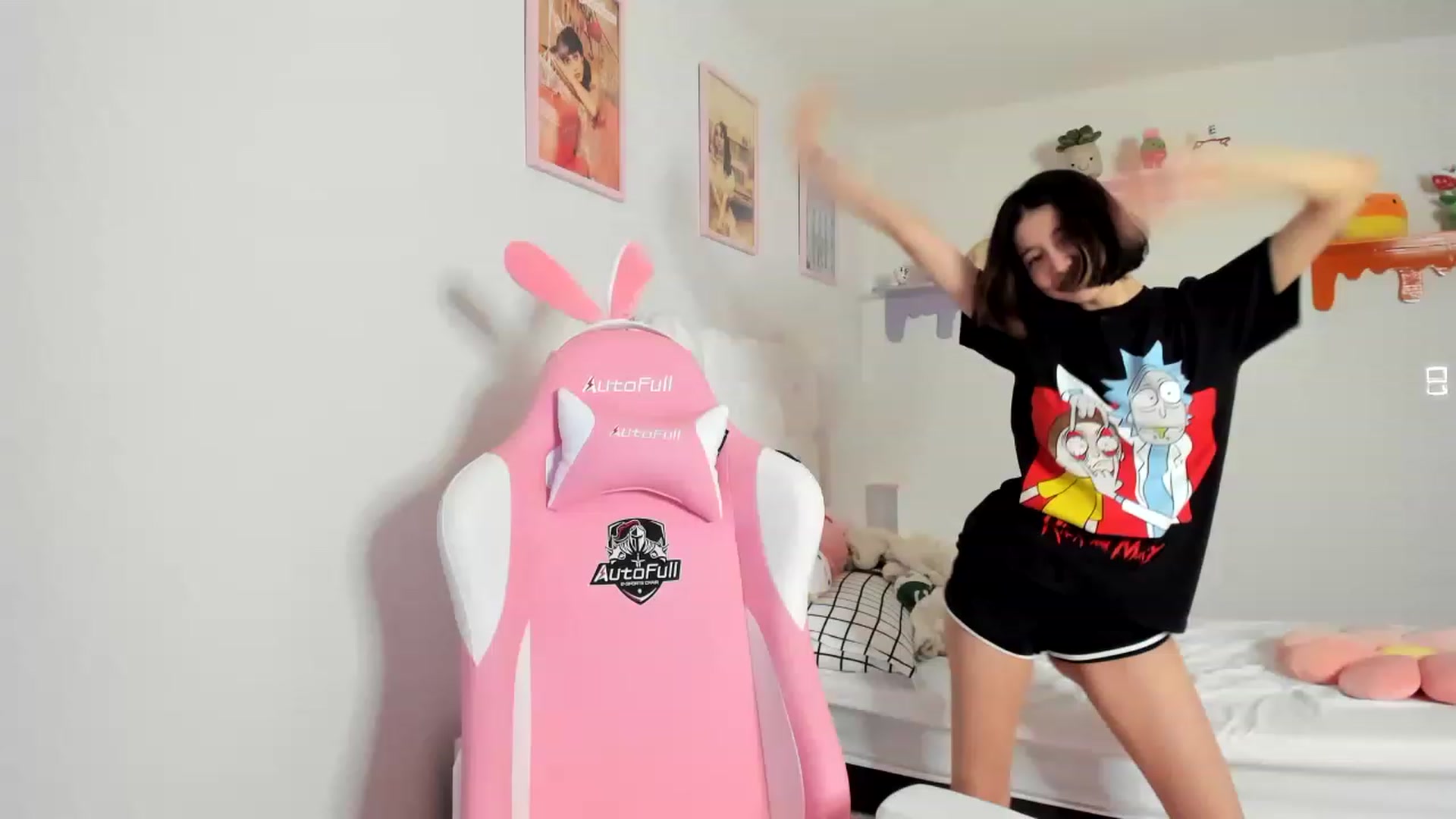 Gallery image thumbnail from Cherrycute666's myfreecams stream on, 05/15/2023, 05:24 image 6 of 20