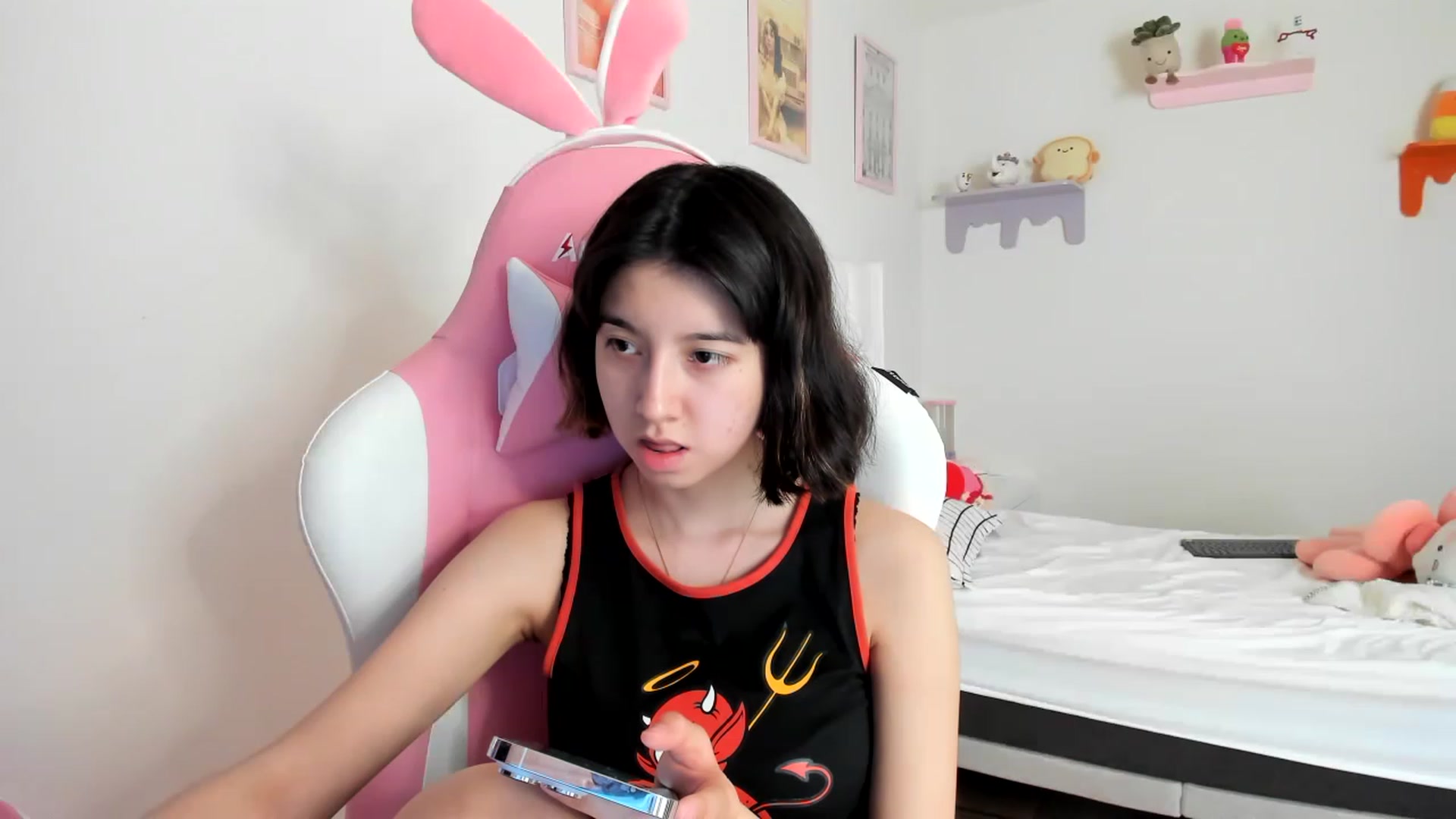 Gallery image thumbnail from Cherrycute666's myfreecams stream on, 05/15/2023, 18:13 image 20 of 20