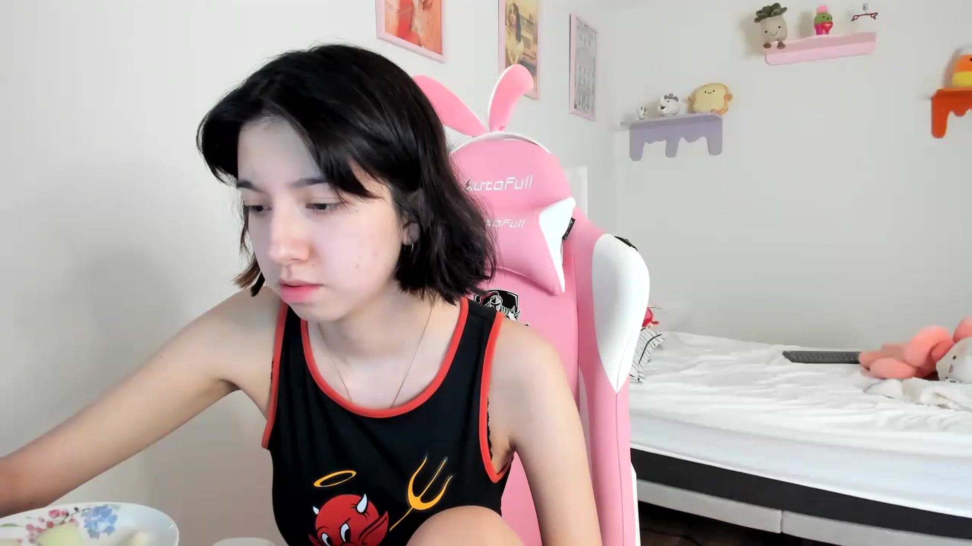 Gallery image thumbnail from Cherrycute666's myfreecams stream on, 05/15/2023, 18:13 image 2 of 20