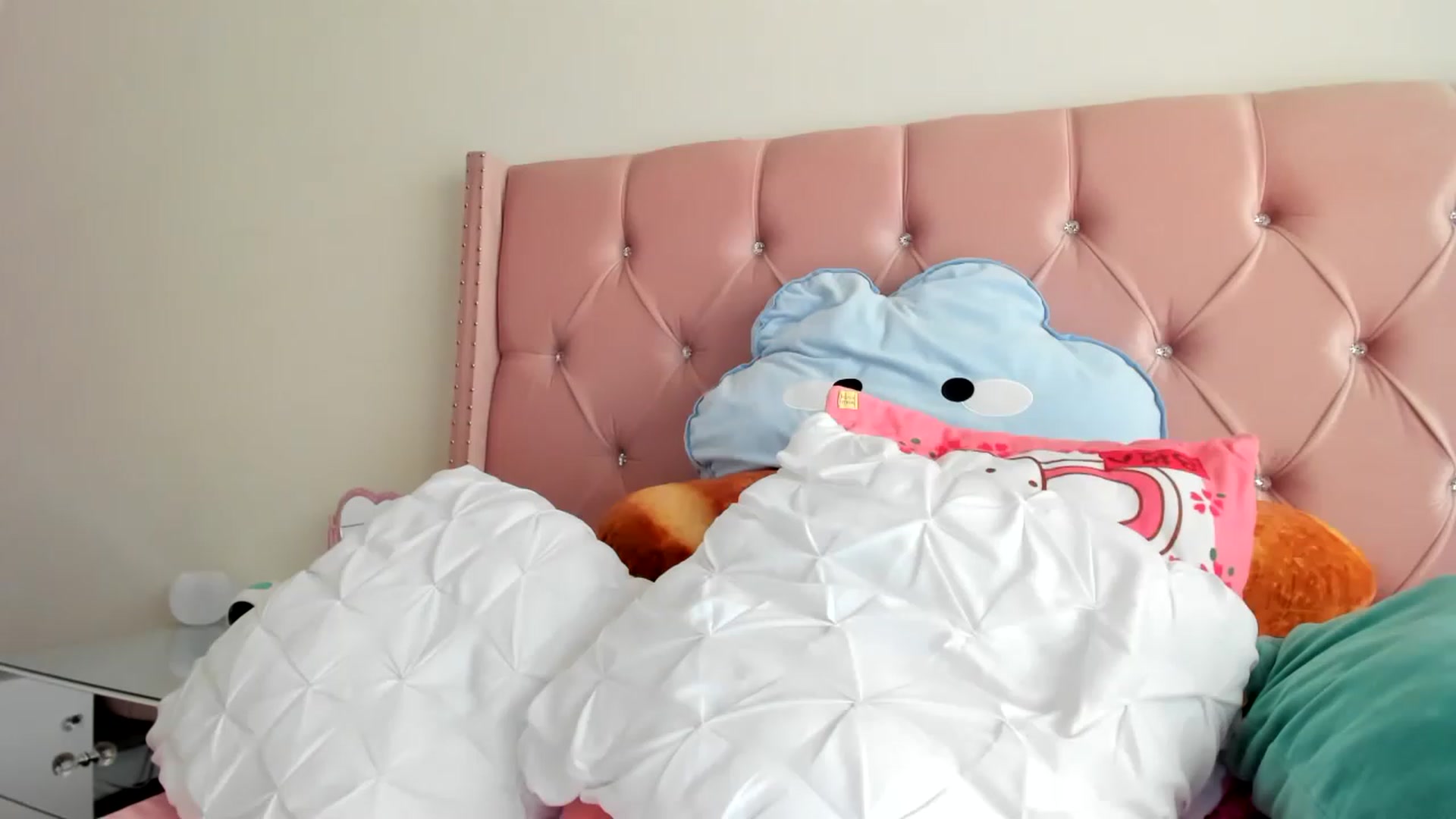 Gallery image thumbnail from Cherrycute666's myfreecams stream on, 05/16/2023, 01:03 image 7 of 20