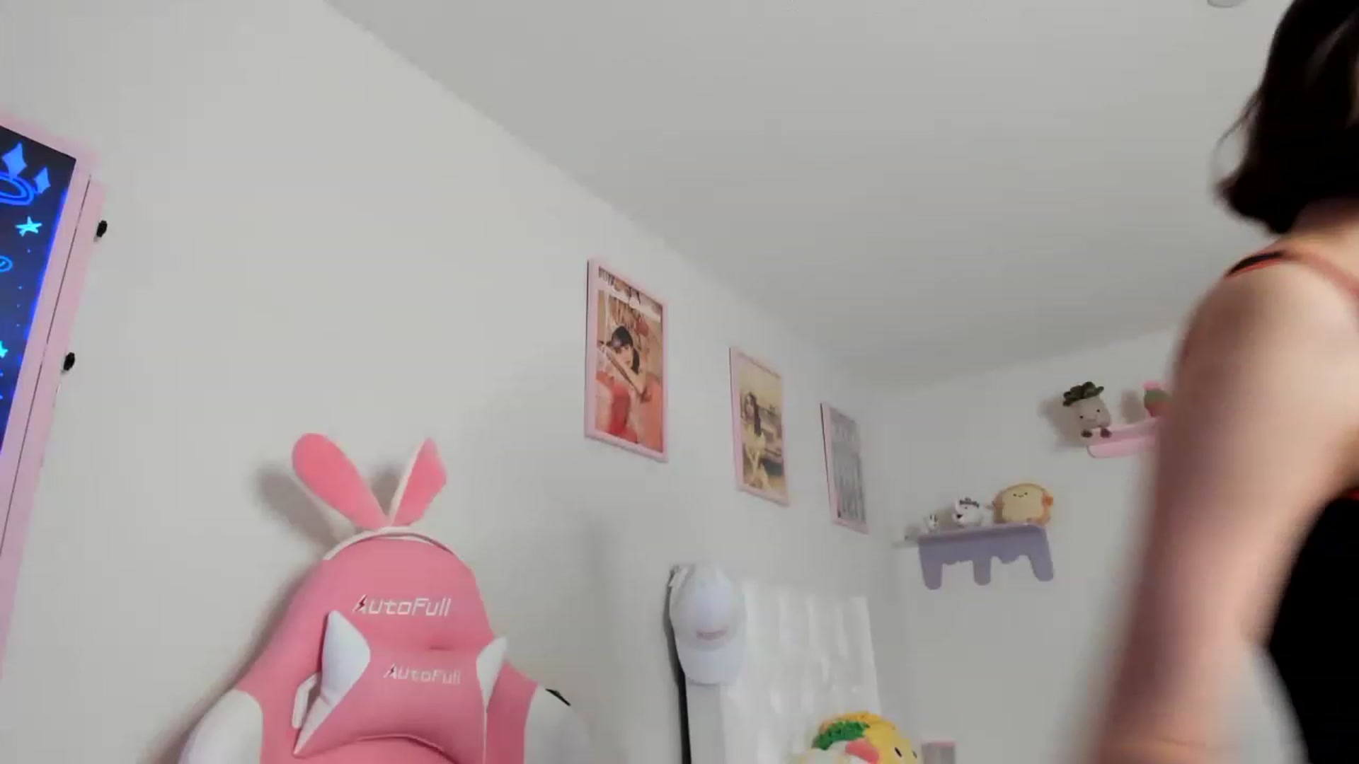 Gallery image thumbnail from Cherrycute666's myfreecams stream on, 05/16/2023, 01:03 image 8 of 20
