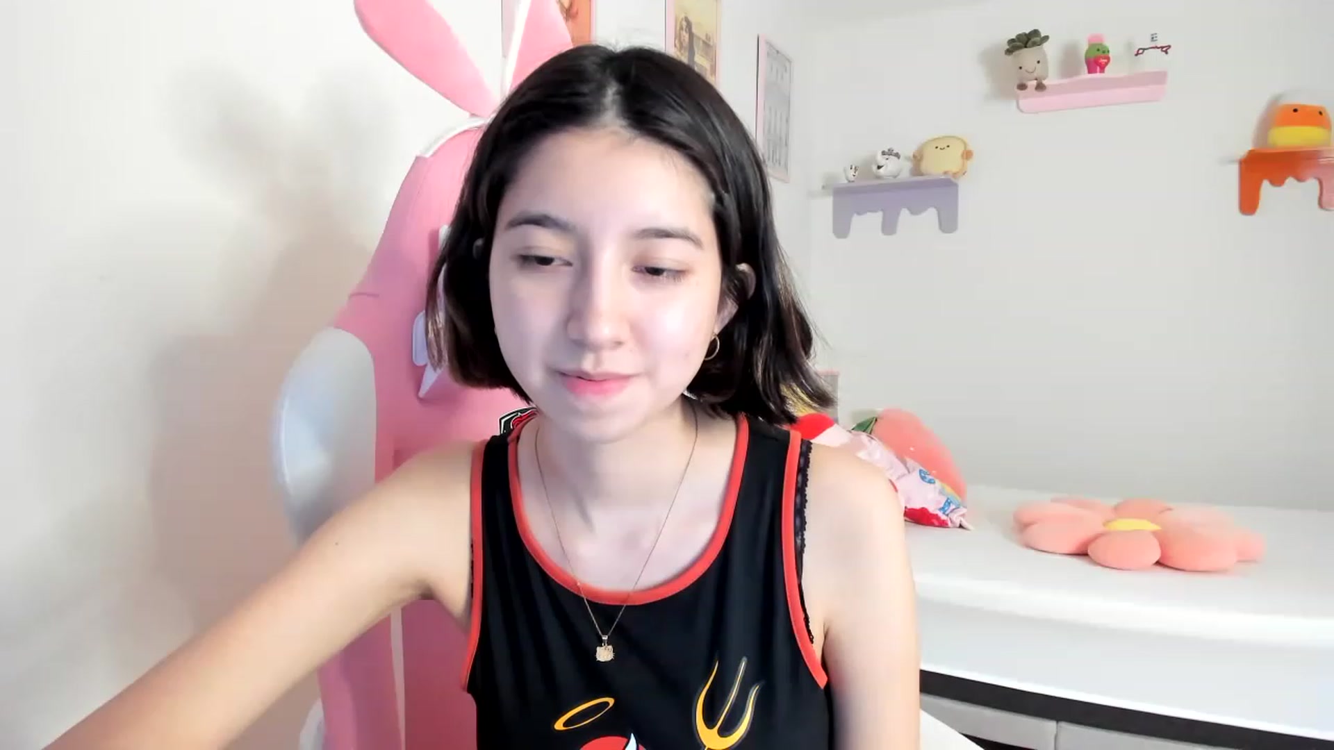 Gallery image thumbnail from Cherrycute666's myfreecams stream on, 05/16/2023, 01:03 image 10 of 20