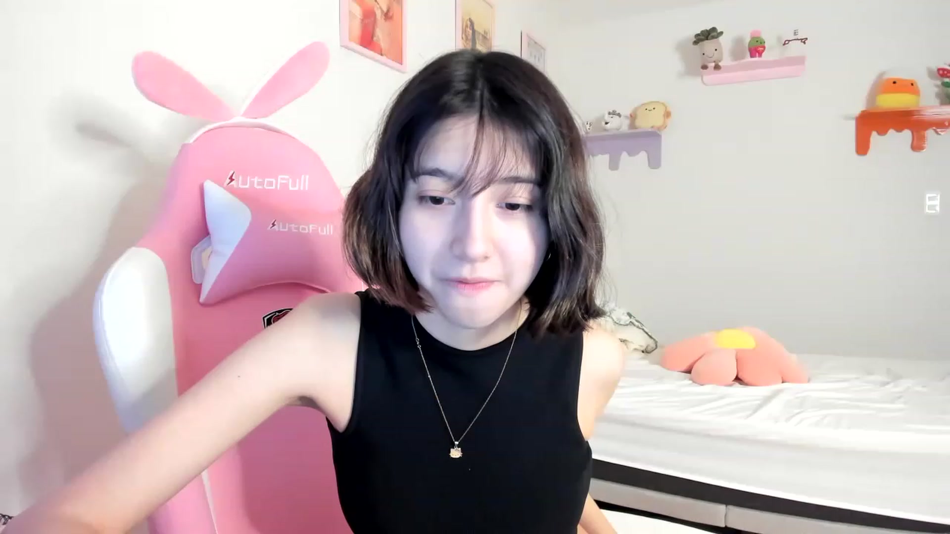 Gallery image thumbnail from Cherrycute666's myfreecams stream on, 05/17/2023, 07:48 image 1 of 20