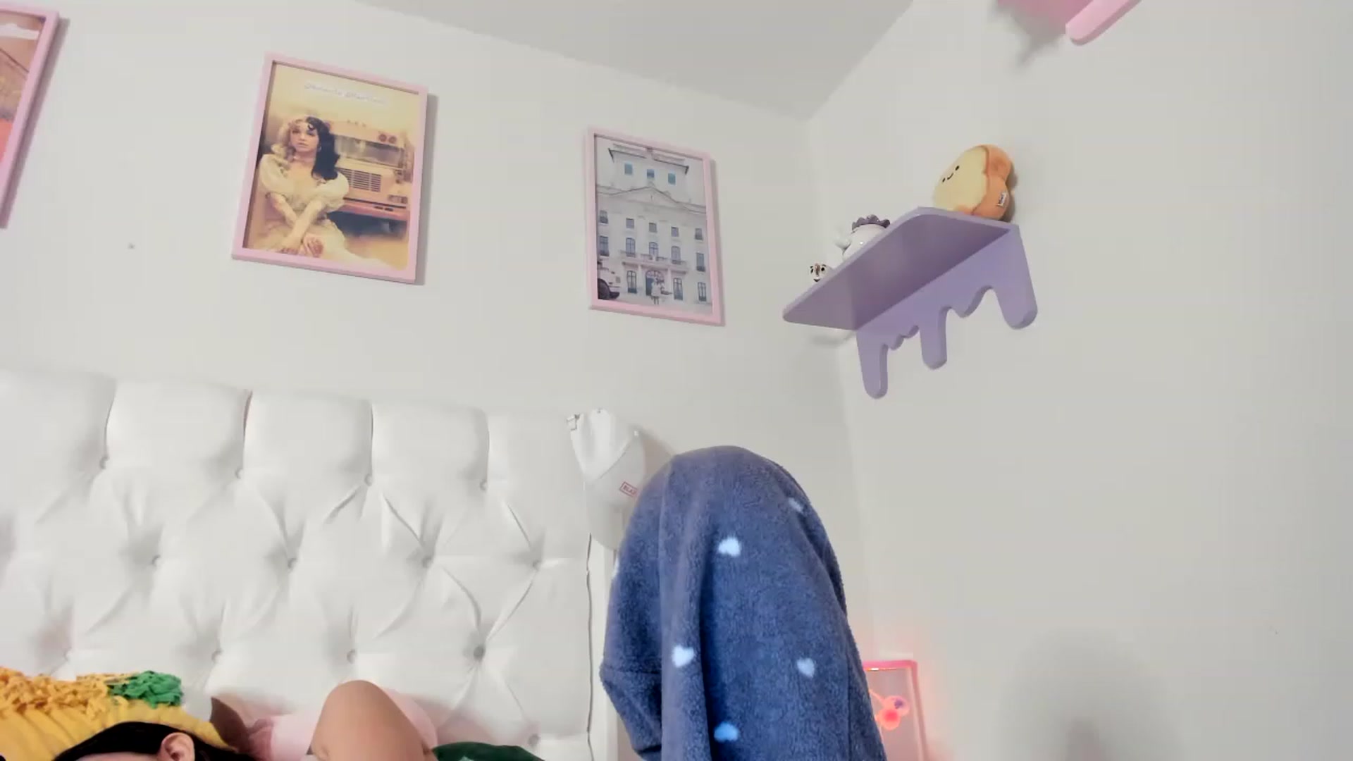 Gallery image thumbnail from Cherrycute666's myfreecams stream on, 05/17/2023, 08:46 image 9 of 20