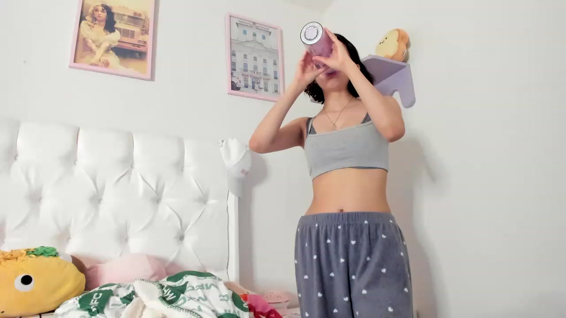 Gallery image thumbnail from Cherrycute666's myfreecams stream on, 05/17/2023, 08:46 image 3 of 20
