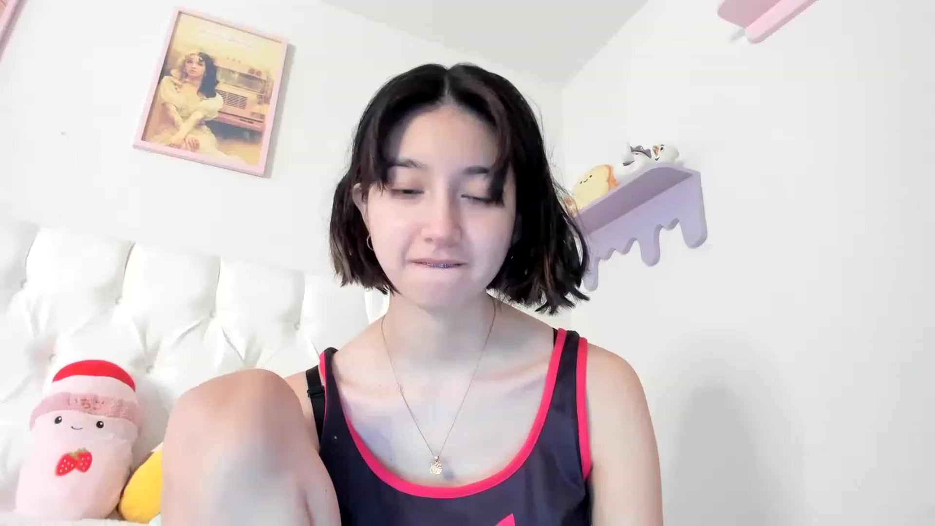 Gallery image thumbnail from Cherrycute666's myfreecams stream on, 05/18/2023, 06:52 image 6 of 20