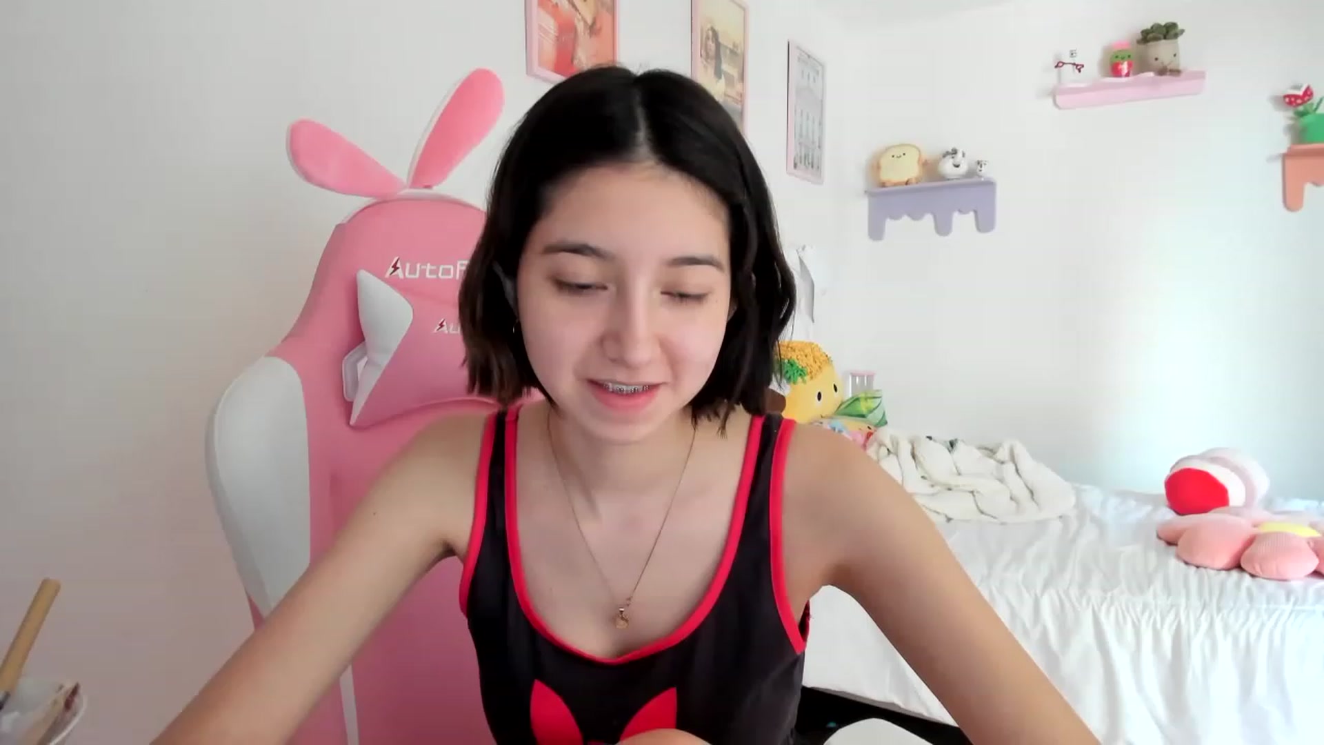 Gallery image thumbnail from Cherrycute666's myfreecams stream on, 05/18/2023, 21:54 image 8 of 20