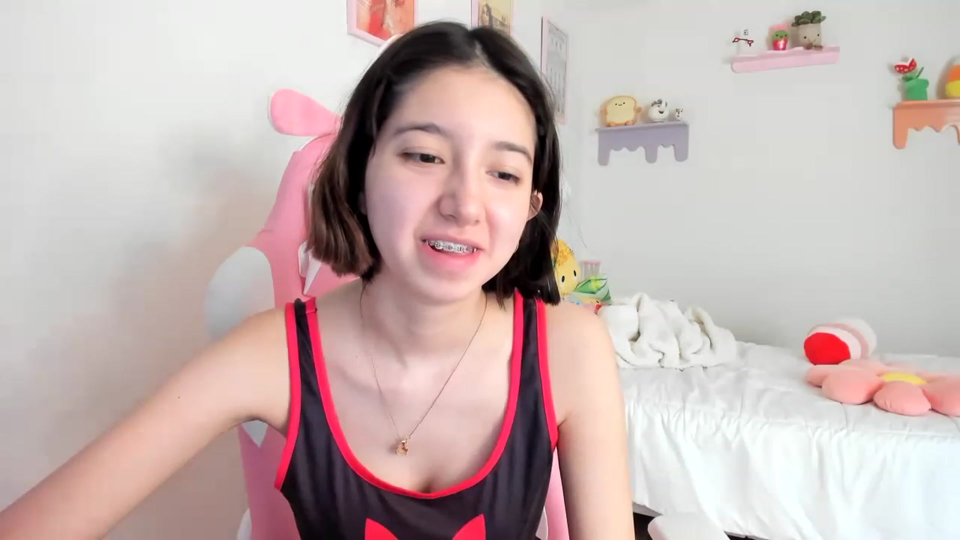 Gallery image thumbnail from Cherrycute666's myfreecams stream on, 05/18/2023, 21:54 image 3 of 20