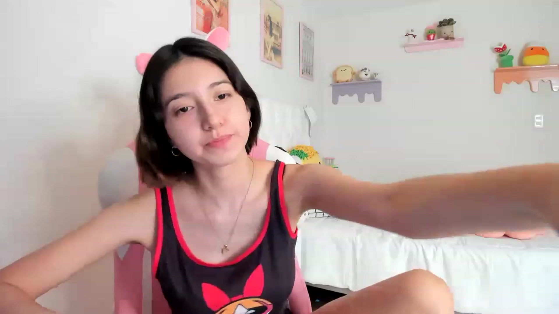 Gallery image thumbnail from Cherrycute666's myfreecams stream on, 05/18/2023, 23:22 image 14 of 20
