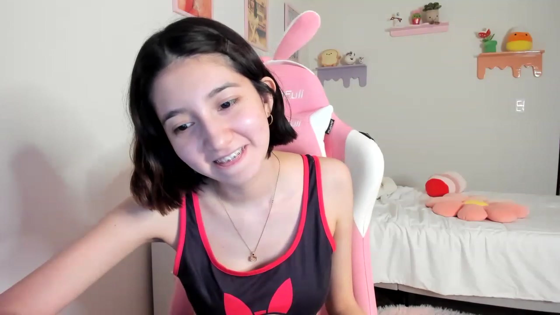 Gallery image thumbnail from Cherrycute666's myfreecams stream on, 05/19/2023, 02:18 image 15 of 20