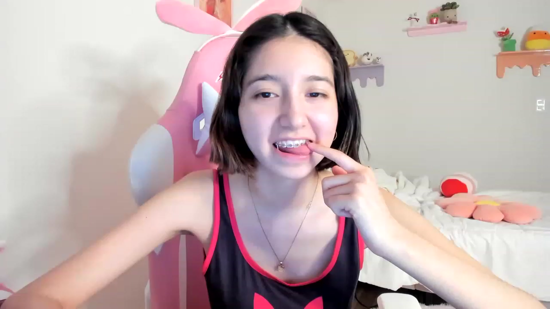 Gallery image thumbnail from Cherrycute666's myfreecams stream on, 05/19/2023, 03:17 image 17 of 20