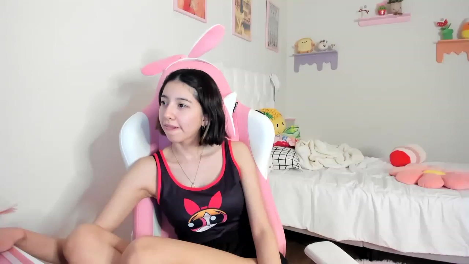 Gallery image thumbnail from Cherrycute666's myfreecams stream on, 05/19/2023, 03:17 image 3 of 20