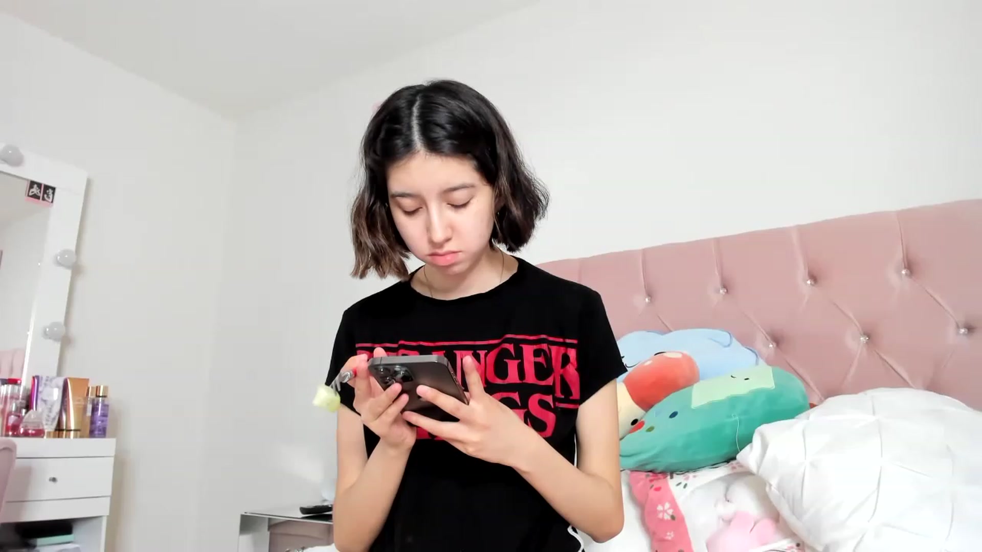 Gallery image thumbnail from Cherrycute666's myfreecams stream on, 05/19/2023, 07:57 image 2 of 20