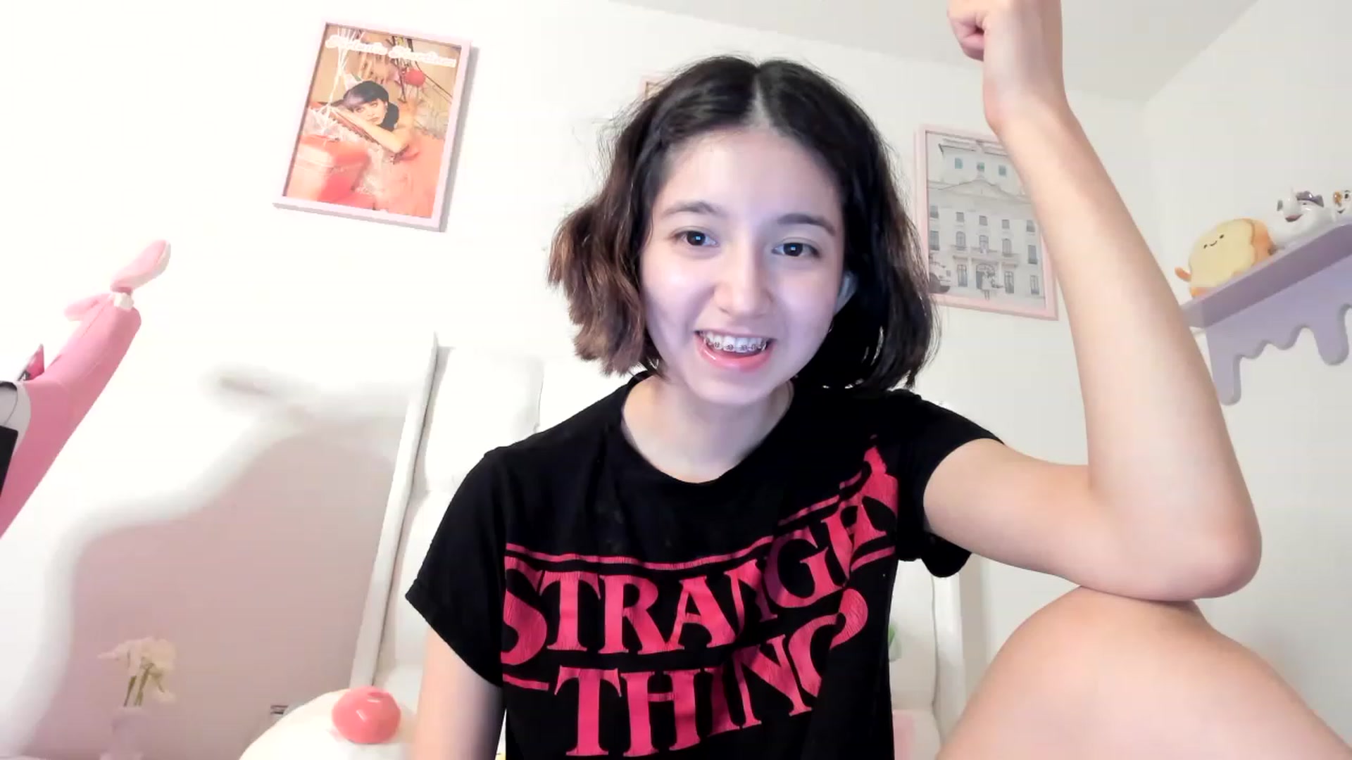 Gallery image thumbnail from Cherrycute666's myfreecams stream on, 05/19/2023, 09:53 image 6 of 20
