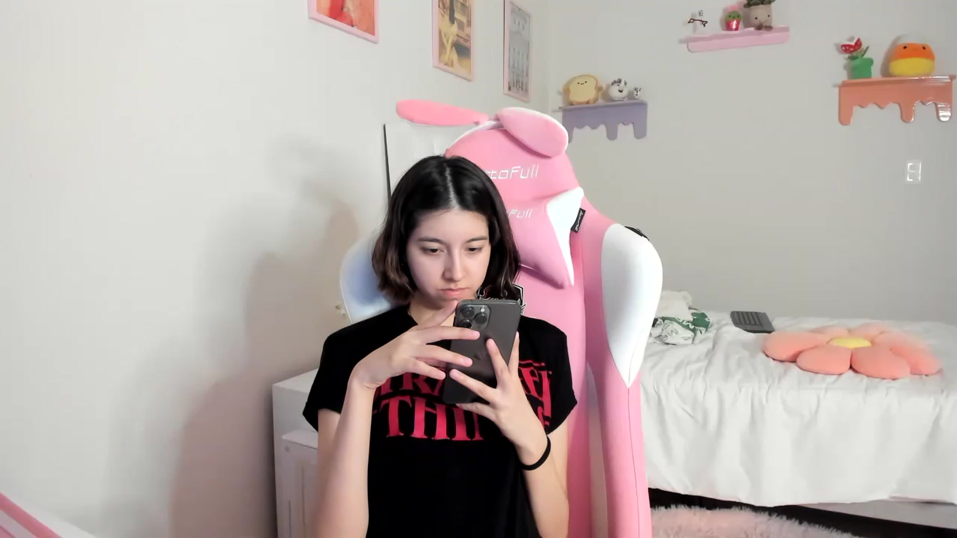 Gallery image thumbnail from Cherrycute666's myfreecams stream on, 05/19/2023, 09:53 image 17 of 20