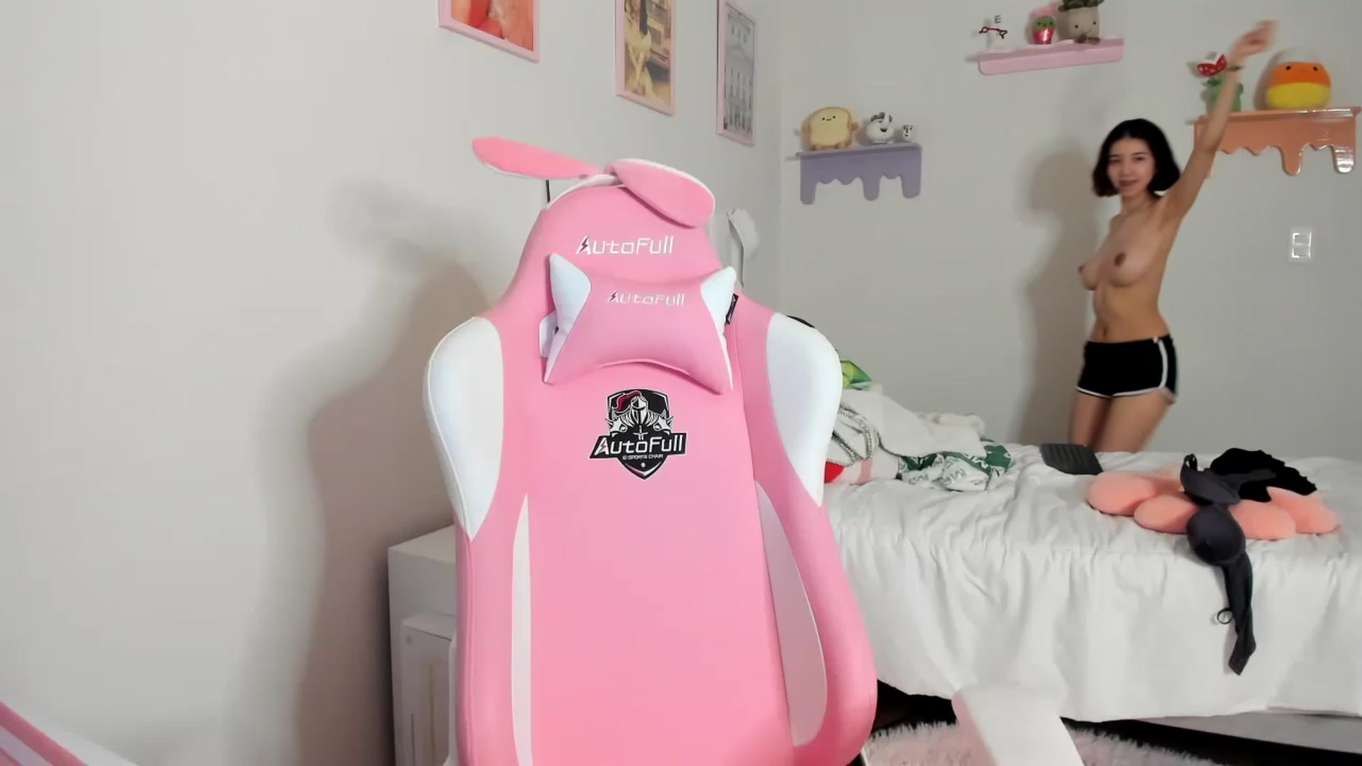 Gallery image thumbnail from Cherrycute666's myfreecams stream on, 05/19/2023, 09:53 image 15 of 20