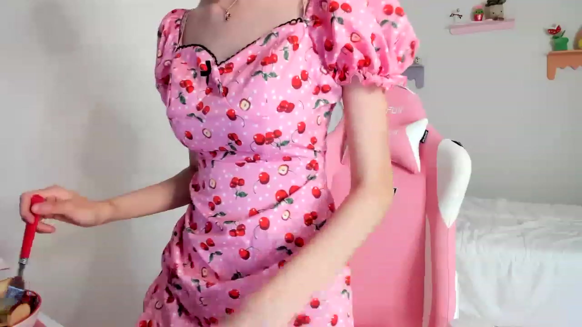 Gallery image thumbnail from Cherrycute666's myfreecams stream on, 05/19/2023, 23:29 image 12 of 20