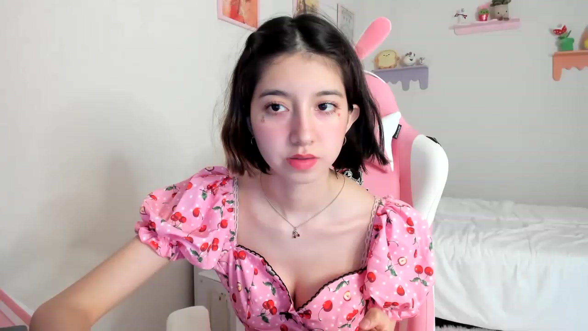 Gallery image thumbnail from Cherrycute666's myfreecams stream on, 05/19/2023, 23:29 image 5 of 20