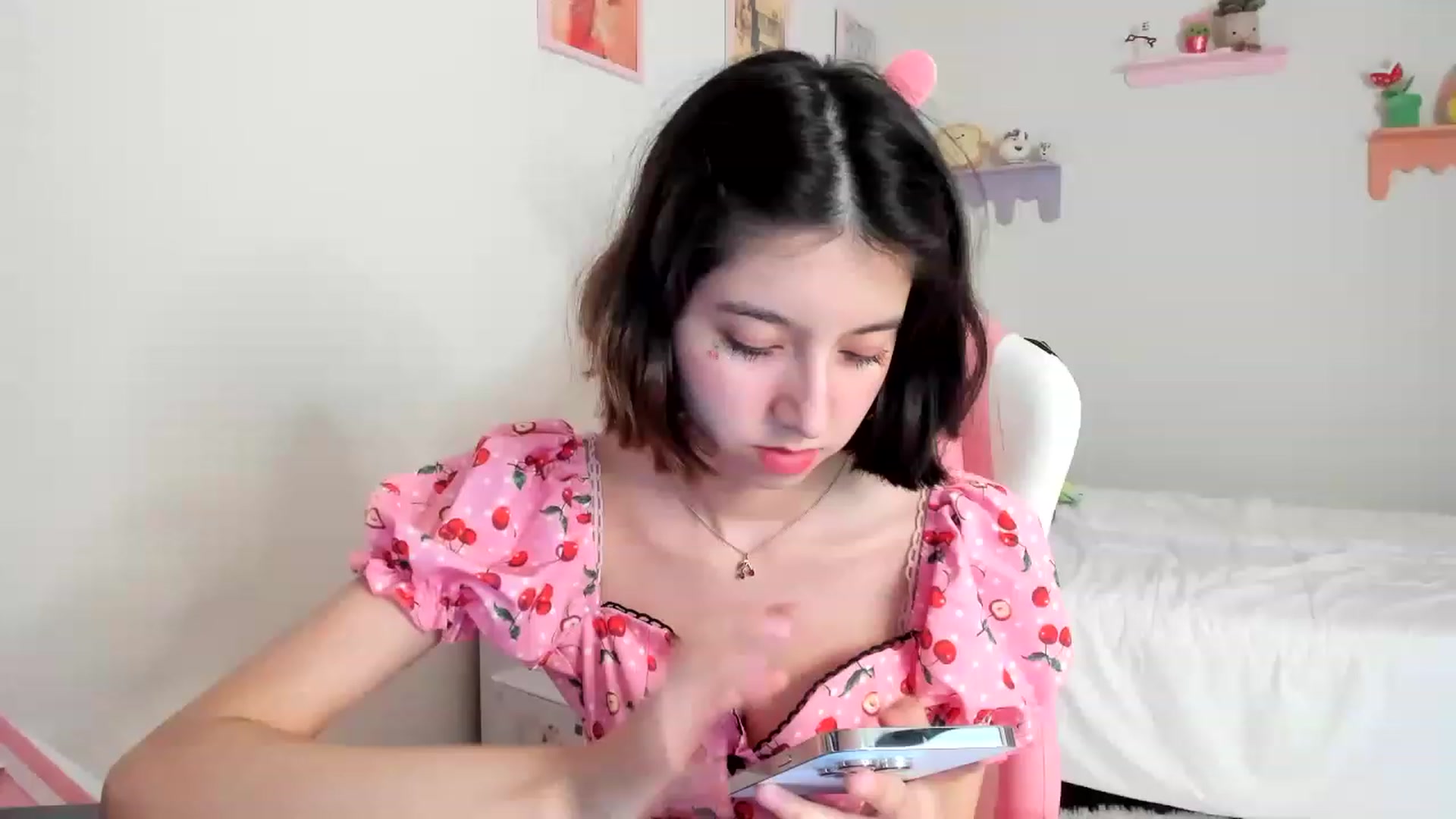 Gallery image thumbnail from Cherrycute666's myfreecams stream on, 05/19/2023, 23:29 image 2 of 20