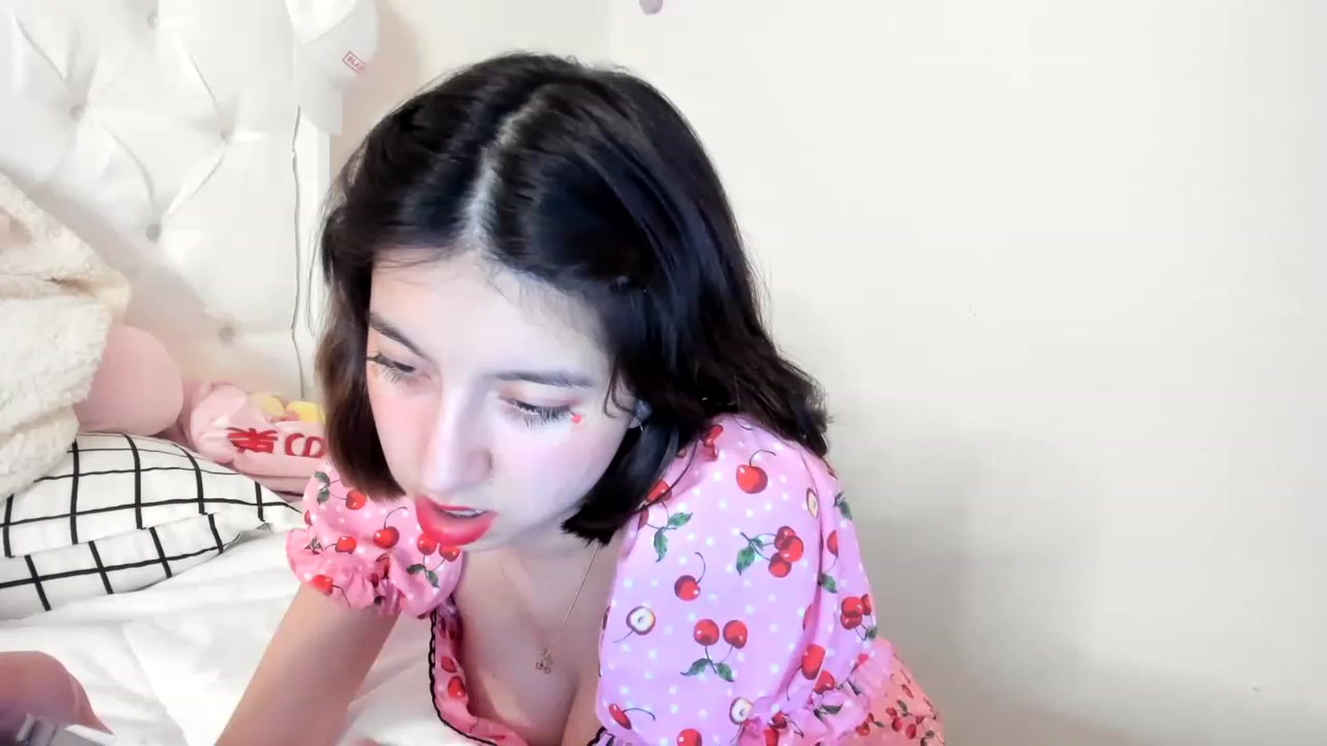 Gallery image thumbnail from Cherrycute666's myfreecams stream on, 05/20/2023, 05:35 image 13 of 20