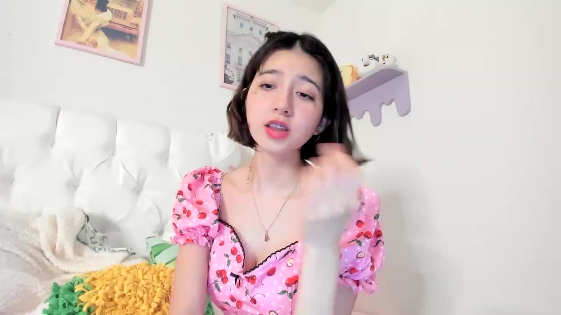 Gallery image thumbnail from Cherrycute666's myfreecams stream on, 05/20/2023, 08:47 image 20 of 20