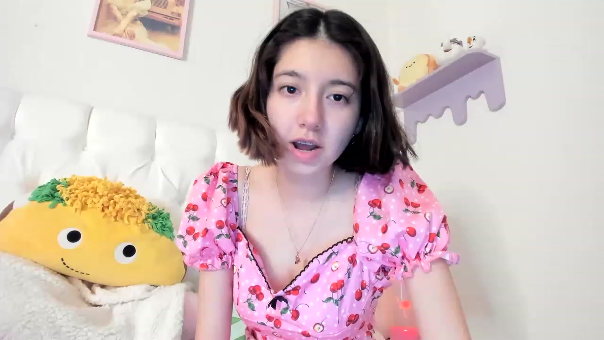 Gallery image thumbnail from Cherrycute666's myfreecams stream on, 05/20/2023, 10:01 image 18 of 20