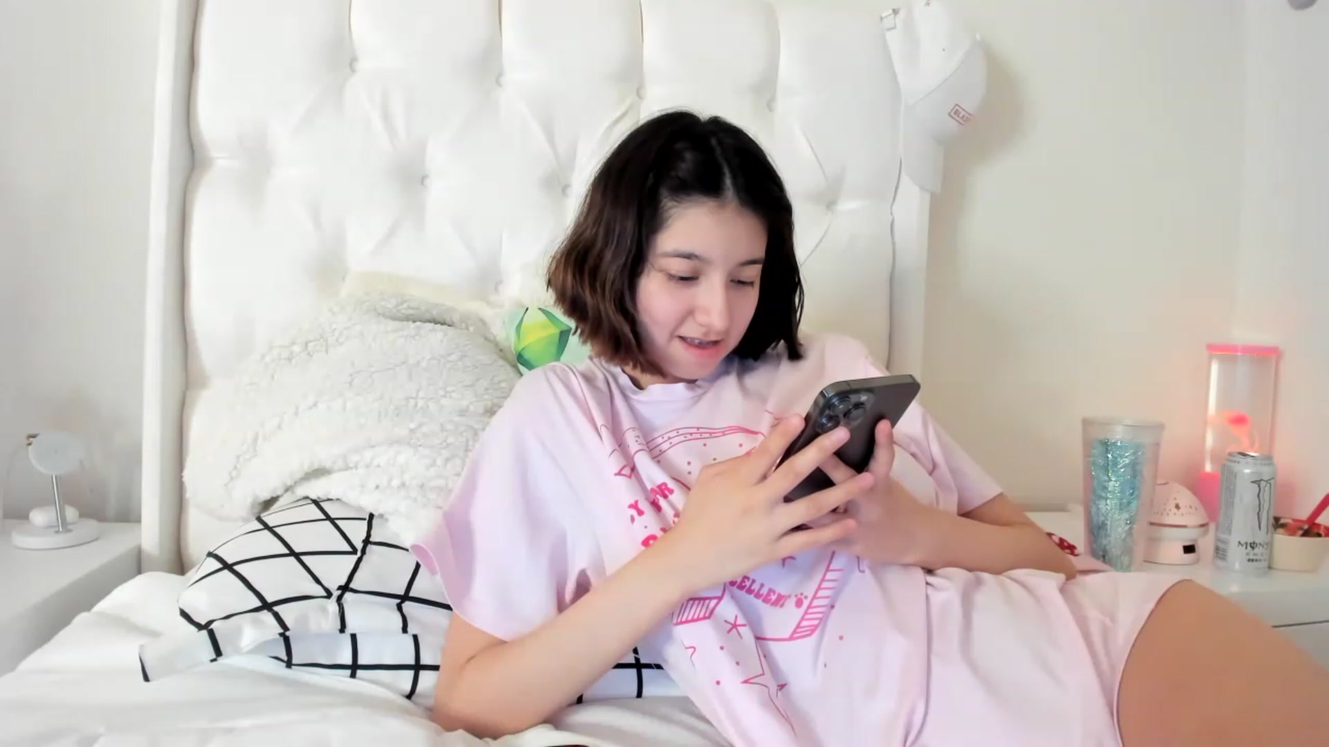 Gallery image thumbnail from Cherrycute666's myfreecams stream on, 05/20/2023, 13:34 image 18 of 20