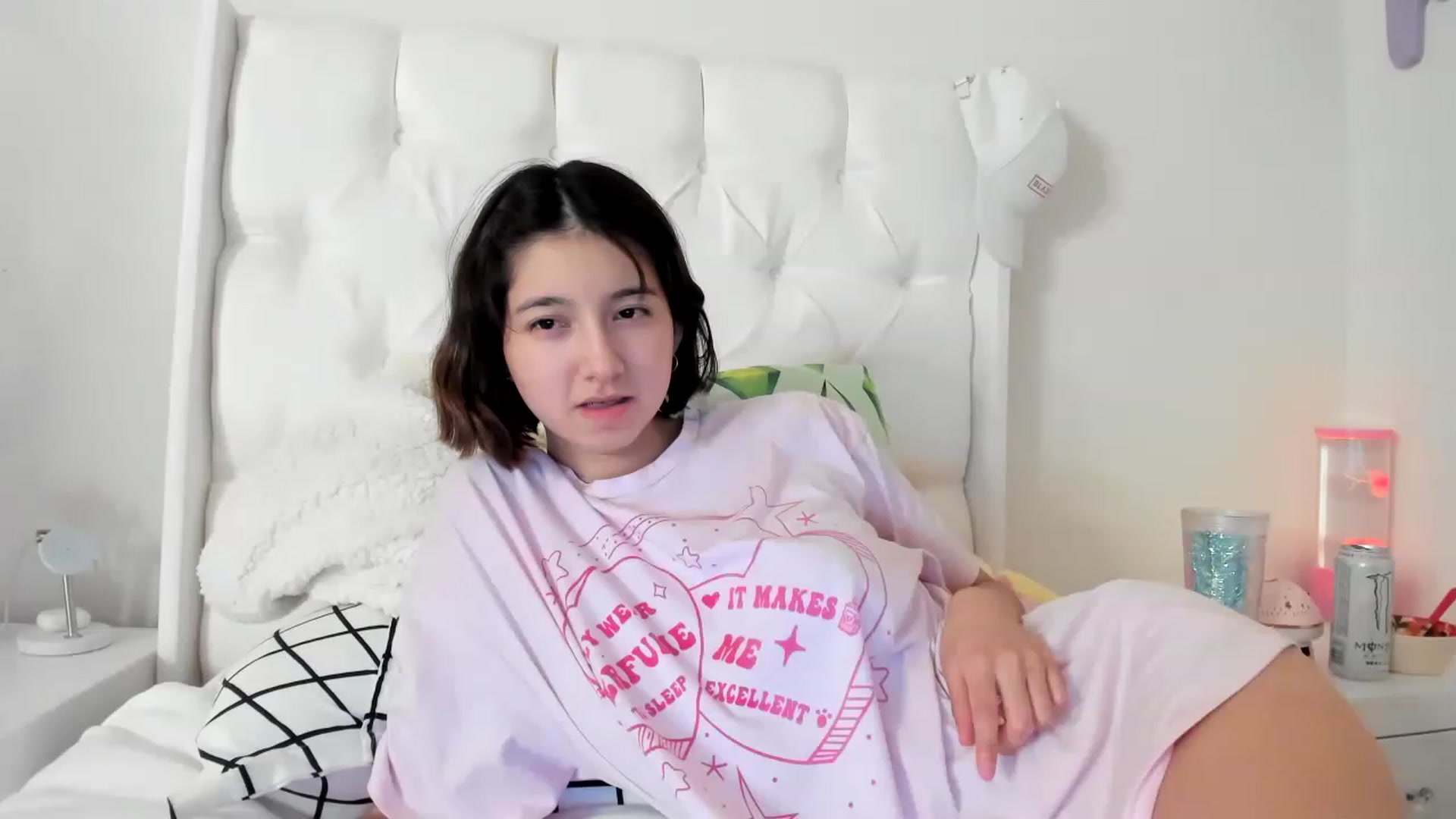 Gallery image thumbnail from Cherrycute666's myfreecams stream on, 05/20/2023, 13:34 image 17 of 20
